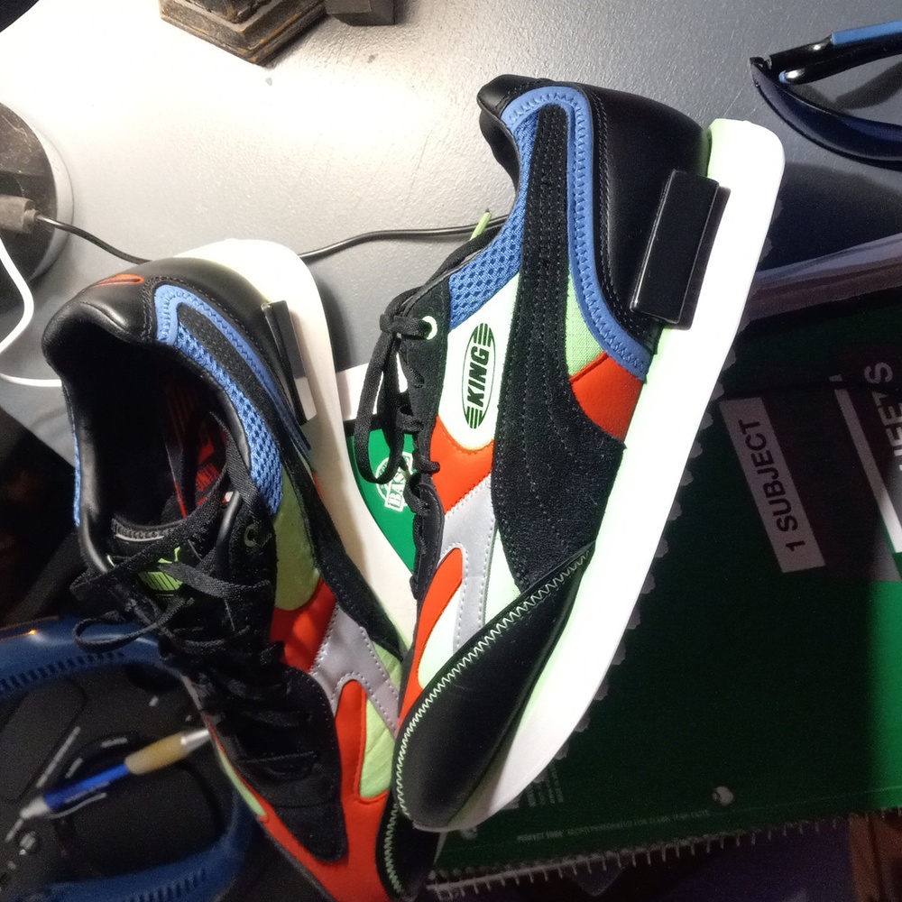 Shoes - Picture 2 of 4